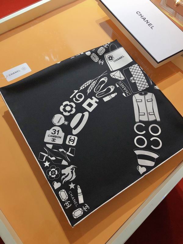 Chanel silk scarf 90X90cm E05 (9)